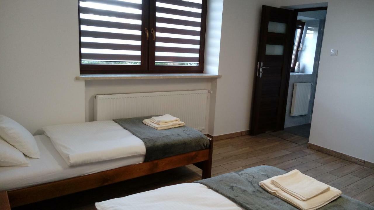 Hotel Leo House à Gaj  Extérieur photo